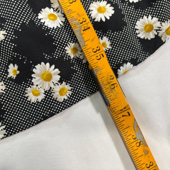MPH Collection Black Dress Daisy Print Short Sleeve, Size M              Lot A - Picture 5 of 7